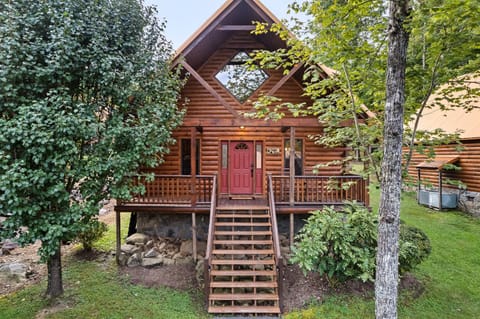 Tucked away in the Great Smoky Mountains, Cabin Time combines rustic charm with modern comfort.   Unwind on the porch wlin one of our 6 rocking chairs and enjoy the peaceful resort vibe.