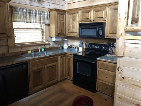 Full kitchen offers everything you need to prepare your meals.