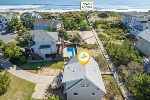 Only 50 feet to the beach via a private walkway—your toes will be in the sand in just 1 minute!