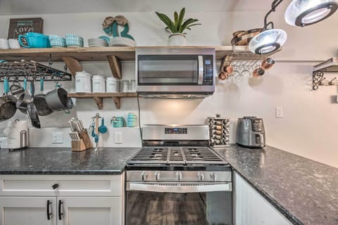 Fully Equipped Kitchen | Crock-Pot | Blender