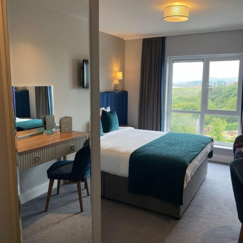 Superior Double Room, 1 Double Bed, Sea View | Desk, laptop workspace, iron/ironing board, free WiFi