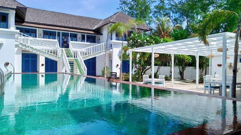 Deluxe Double Room, 1 King Bed, Poolside | View from room