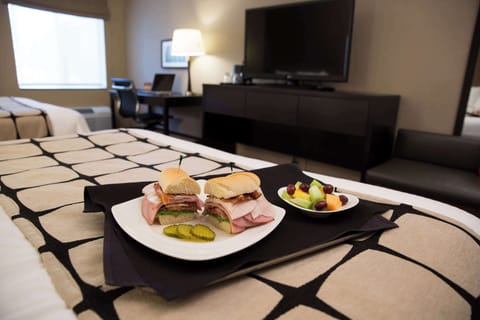 Executive Room, 2 Queen Beds, Non Smoking, Refrigerator | Pillowtop beds, minibar, desk, iron/ironing board