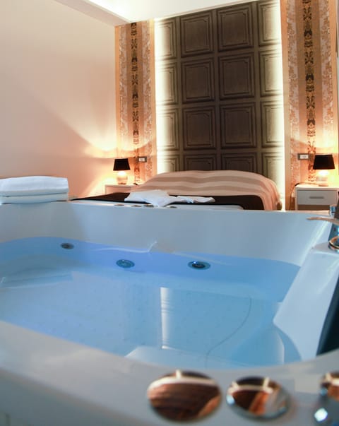 Exclusive Studio Suite | Hypo-allergenic bedding, minibar, in-room safe, individually decorated