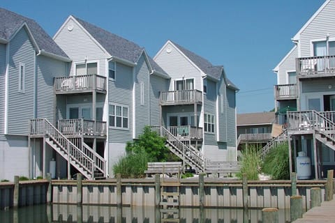 Waterfront Townhome on Eastside 