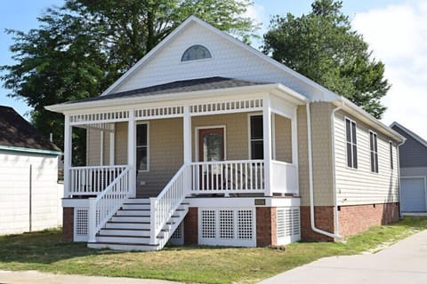 Traditional Chincoteague 1920's architecture. In Town!