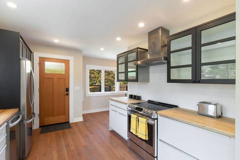 imagine cooking on this beautiful electric cooktop