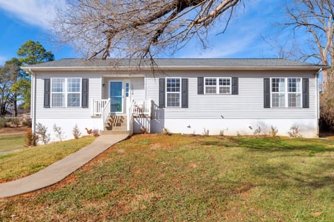 1234 Carter Street - 3 bedrooms, 2 full baths