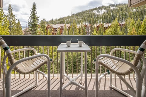 Enjoy the views with a cup of coffee | Exterior