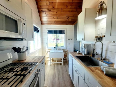 Sparrow Kitchen Dining Table