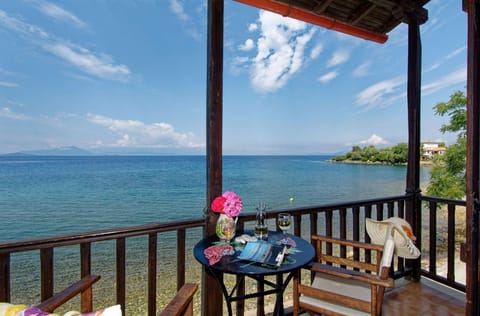 Exterior view App 6 balcony + Sea view