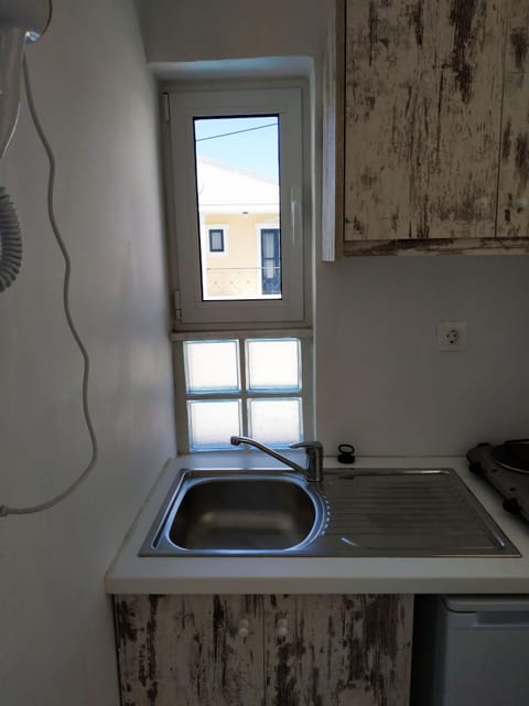 Studio, 1 Bedroom, Balcony, Pool View | Interior