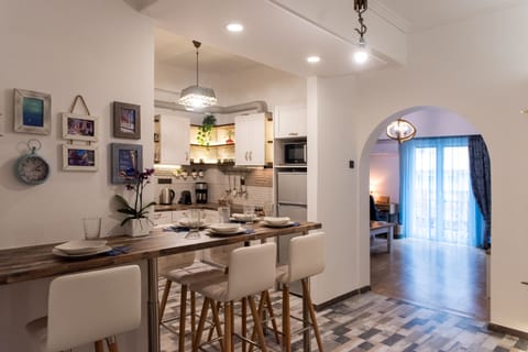 Romantic Apartment | Private kitchen | Full-size fridge, oven, stovetop, dishwasher