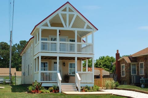 This marvelous traditional home has been transformed into a luxurious vacation cottage