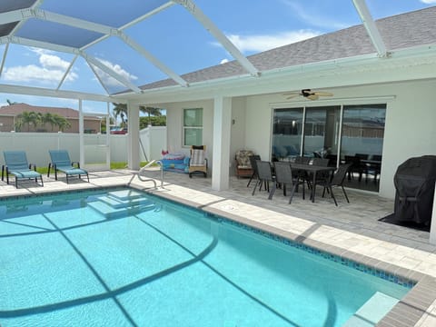 Lanai with Heated Pool!!