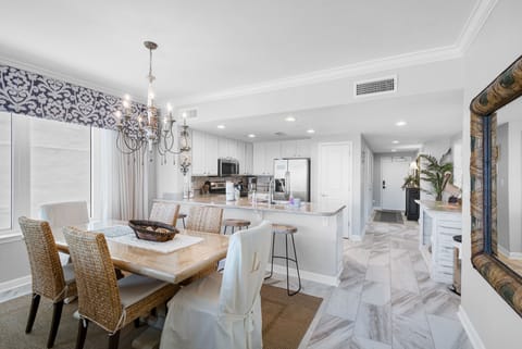 Dining room table seats 6