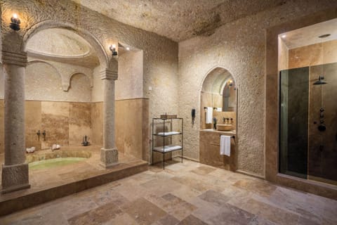 Suite (Nevsehirli Damat Ibrahim Pasa Cave) | Bathroom | Rainfall showerhead, designer toiletries, hair dryer, bathrobes