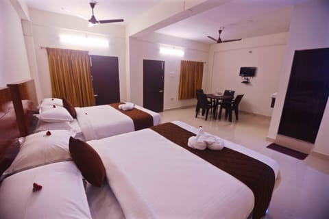 Superior Quadruple Room | Egyptian cotton sheets, premium bedding, free rollaway beds, free WiFi