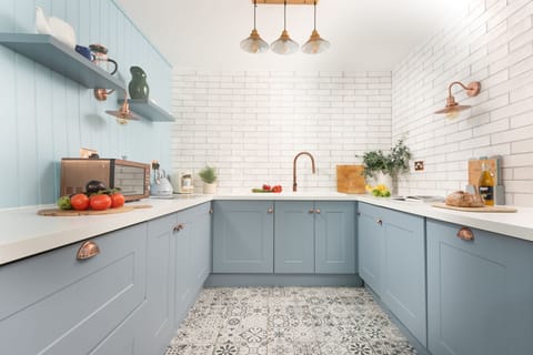 The kitchen with a microwave - Azenor