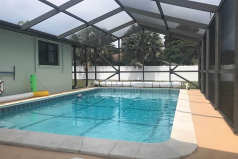 Venice Vacation Rental | 3BR | 2BA | Step-Free Access | 1,423 Sq Ft