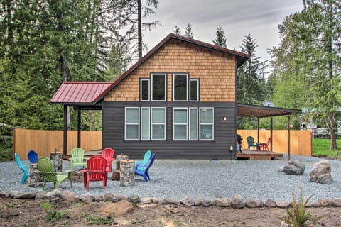 Ashford Vacation Rental | 2BR | 2BA | 832 Sq Ft | 2 Stories
