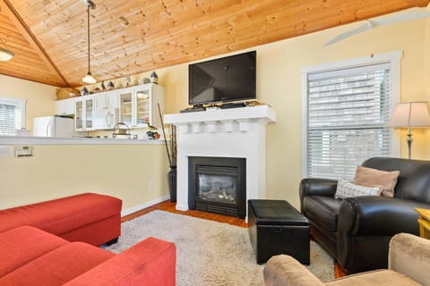 "A-ma-zing!!! We could not have had a better trip! The neighborhood was so peaceful!" - Heather