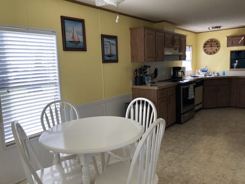 Breakfast and kitchen with induction stove 