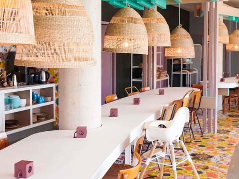 Buffet breakfast for a fee on weekends