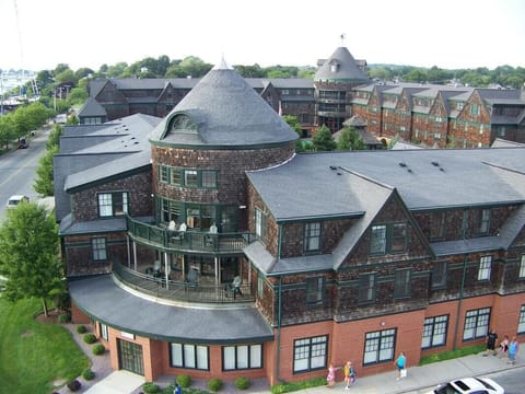 Wyndham Longwharf Resort
Voted Best in Newport
