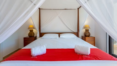 King bedroom with canopy net, ensuite bathroom, sun terrace - ideal to relax