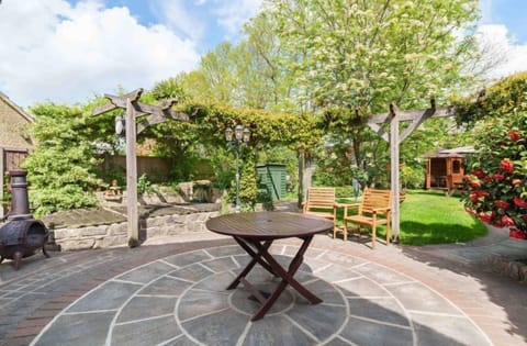 Fully enclosed rear garden