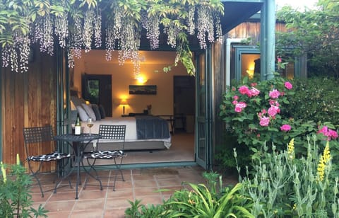 Executive Studio Suite | In-room safe, desk, iron/ironing board, free WiFi