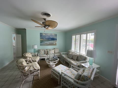 Family room with Flat screen TV and WiFi.