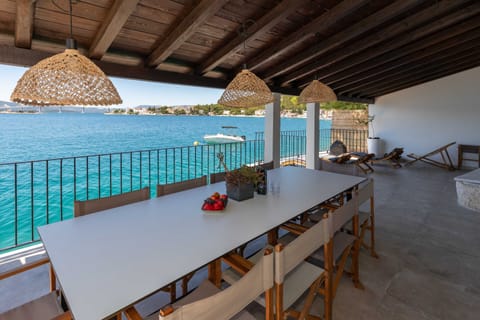 Villa (Six Bedroom Villa with Pool) | Terrace/patio