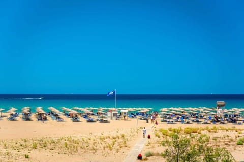 Just a few steps away, the golden sands of Kalogria await (500 m)