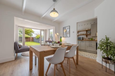 Tide Cottage, West Runton: Light and airy ground floor living space