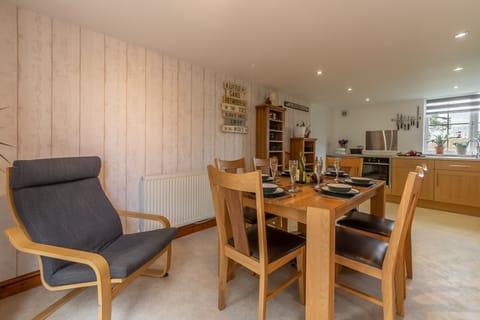 Ground floor: Open plan kitchen/dining room