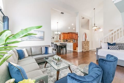 living room with Kitchen