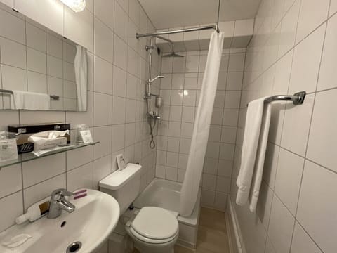 Shower, rainfall showerhead, free toiletries, hair dryer