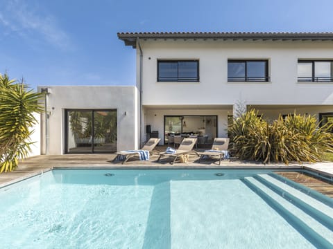 Homies Holidays-Biarritz-luxe-appartement-villa-conciergerie-pays basque