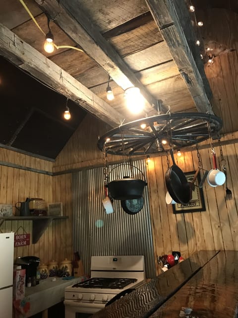 Cast iron Dutch ovens and skillets for use