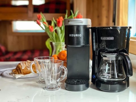 Kitchen-K-cup and drip coffee