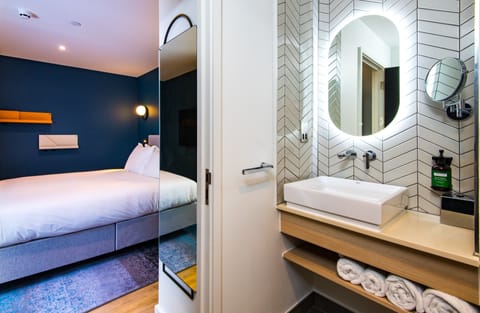 Individually decorated, individually furnished, desk, soundproofing