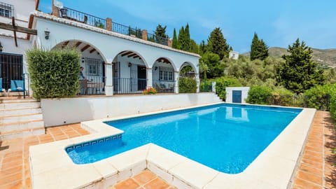 Villa Hugo Cómpeta by Ruralidays