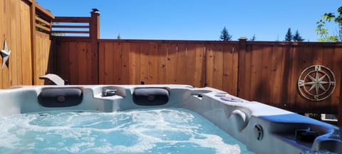 Private hot tub
