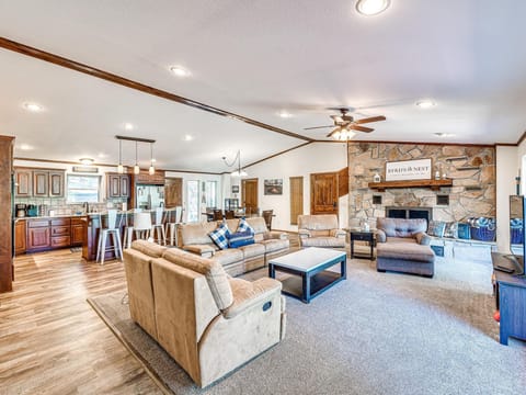 Open floor plan allows the whole group to enjoy meal times together