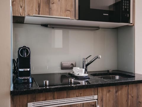 Studio Superior I | Private kitchen | Fridge, espresso maker