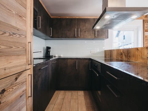 Chalet Pistenpanorama | Private kitchen | Coffee/tea maker, electric kettle, highchair