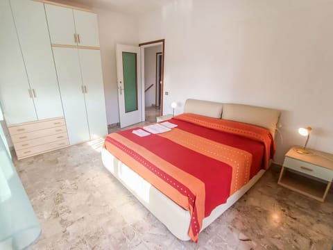 Furniture, Comfort, Building, Wood, House, Door, Bed Frame, Floor, Flooring