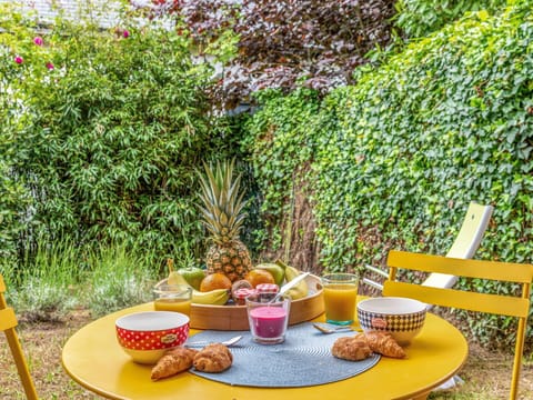 Food, Plant, Table, Furniture, Tableware, Botany, Chair, Outdoor Furniture, Grass, Landscape